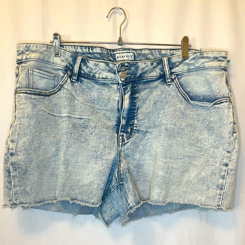 Ava + Viv Mid Rise Denim Shorts